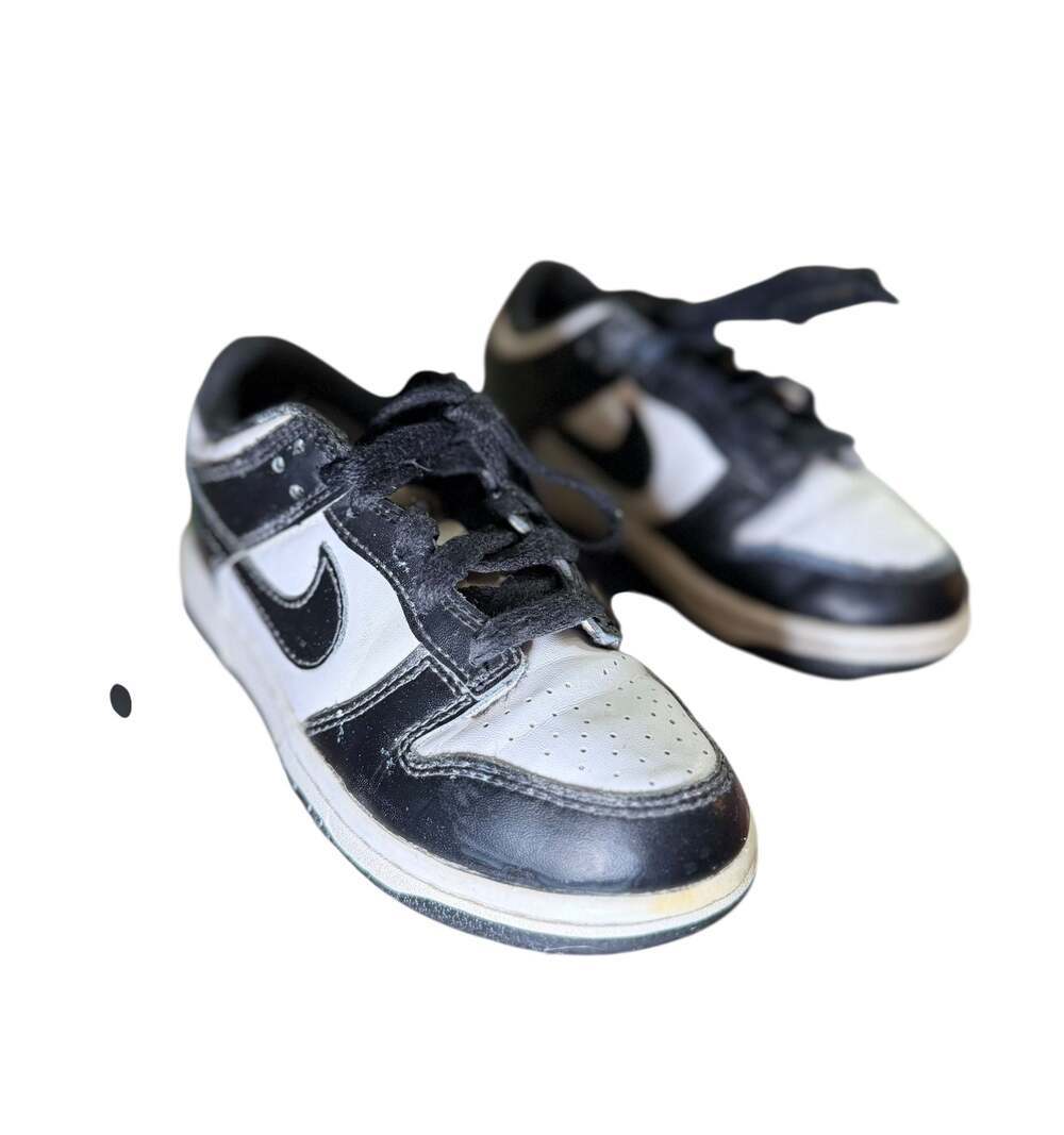 Nike Air Force 1 Low Black/White Youth Sneakers - Size 12C - Picture 2 of 6